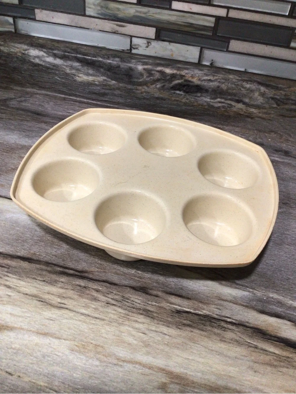 Vintage 1980s Club 6 Cup Muffin Pan Microwave Oven Safe USA Bakeware